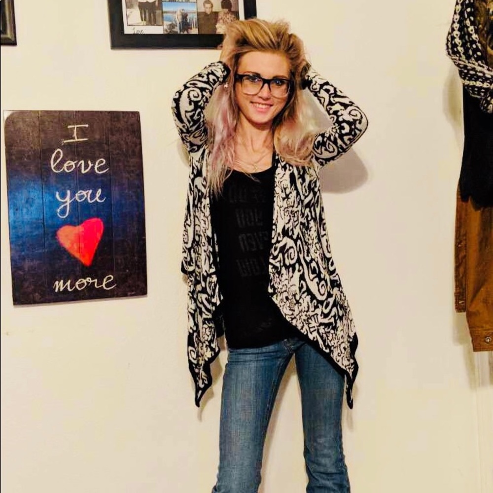 ⭐️Brand new vintage cardigan - Picture 2 of 5